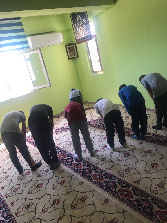 Okulumuzda “Mukabele Okuma, Namaz Kıldırma , Kuran-ı Kerim Okuma,Ezan ...